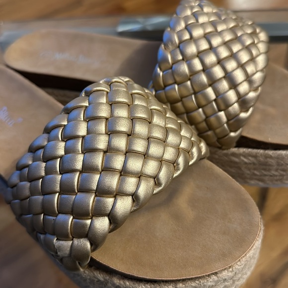 Take a Walk Platform Sandals - Picture 4 of 5